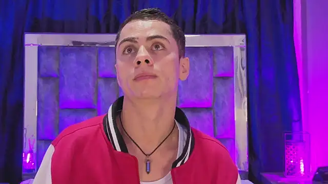 Snapshot of LeoMonnroe chatting on February 2026 07:23:02 PM LeoMonnroe online show from February 2026 07:23:02 PM