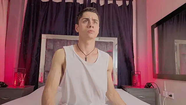 Snapshot of LeoMonnroe chatting on February 2026 07:40:01 PM LeoMonnroe online show from February 2026 07:40:01 PM