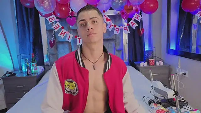 Snapshot of LeoMonnroe chatting on February 2026 07:54:02 PM LeoMonnroe online show from February 2026 07:54:02 PM