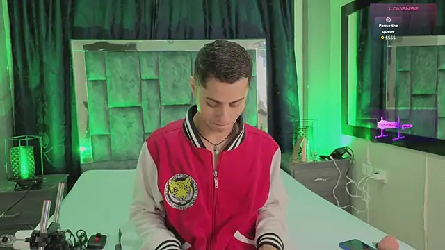 LeoMonnroe online show from March 2026 07:43:02 PM