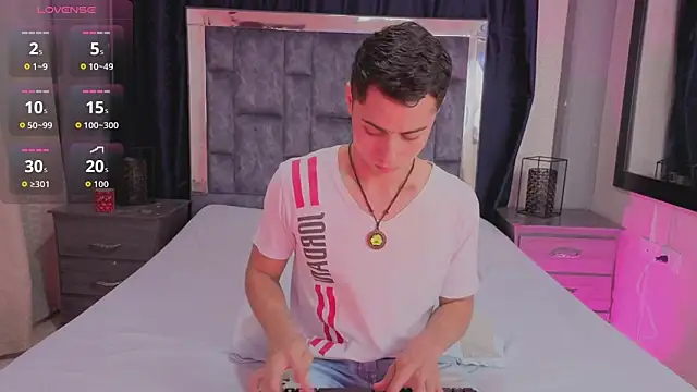 LeoMonnroe online show from May 2026 06:24:01 PM