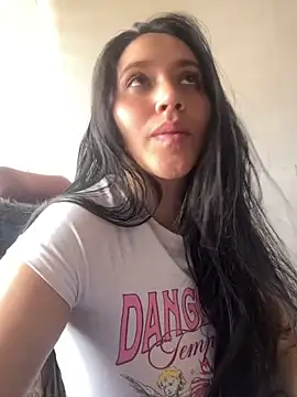 Snapshot of Veronica_Wins_ chatting on February 2026 08:28:01 PM Veronica Wins online show from February 2026 08:28:01 PM