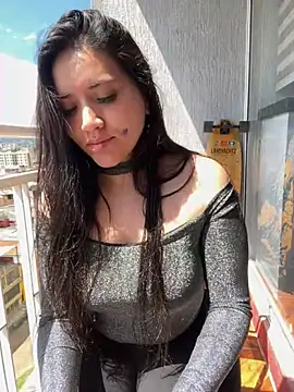 Snapshot of Veronica_Wins_ chatting on April 2026 03:04:01 PM Veronica Wins online show from April 2026 03:04:01 PM