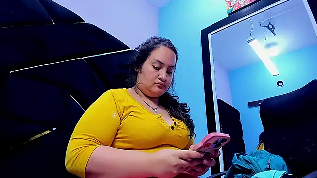 MiaRouss69 online show from May 2026 10:20:02 AM