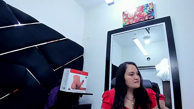 MiaRouss69 online show from May 2026 11:22:02 PM