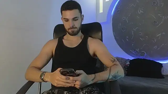 Snapshot of Apolo_lux1 chatting on February 2026 08:45:02 PM Apolo lux1 online show from February 2026 08:45:02 PM