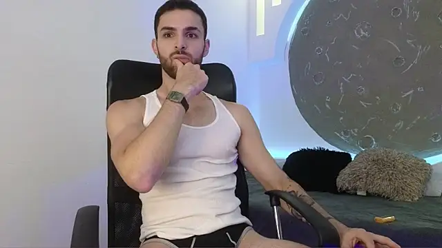 Snapshot of Apolo_lux1 chatting on February 2026 08:47:01 PM Apolo lux1 online show from February 2026 08:47:01 PM