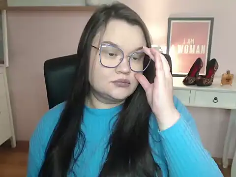 Snapshot of HollyDanceSoul chatting on February 2026 05:14:01 AM HollyDanceSoul online show from February 2026 05:14:01 AM