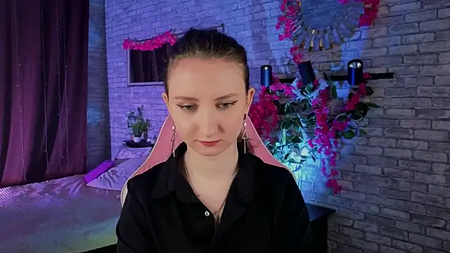 Snapshot of SunshineBlaze chatting on January 2026 05:56:01 AM SunshineBlaze online show from January 2026 05:56:01 AM