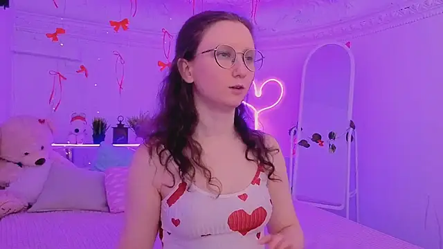 Snapshot of SunshineBlaze chatting on February 2026 05:33:02 AM SunshineBlaze online show from February 2026 05:33:02 AM