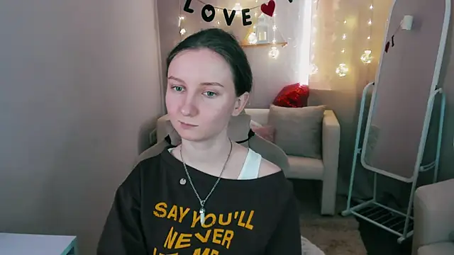 Snapshot of SunshineBlaze chatting on February 2026 07:51:01 AM SunshineBlaze online show from February 2026 07:51:01 AM