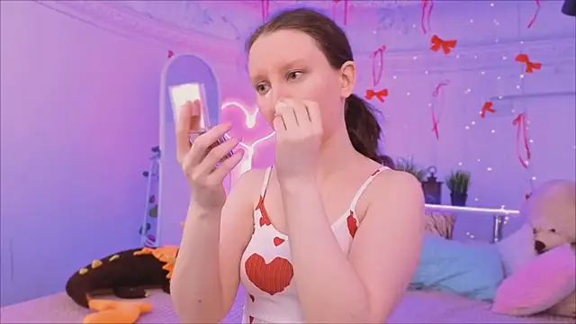 Snapshot of SunshineBlaze chatting on February 2026 01:21:02 PM SunshineBlaze online show from February 2026 01:21:02 PM