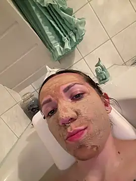 Snapshot of Marina_und_Jayden chatting on February 2026 08:18:01 PM Marina und Jayden online show from February 2026 08:18:01 PM