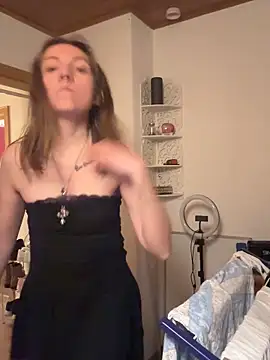 Snapshot of Marina_und_Jayden chatting on February 2026 11:41:01 PM Marina und Jayden online show from February 2026 11:41:01 PM