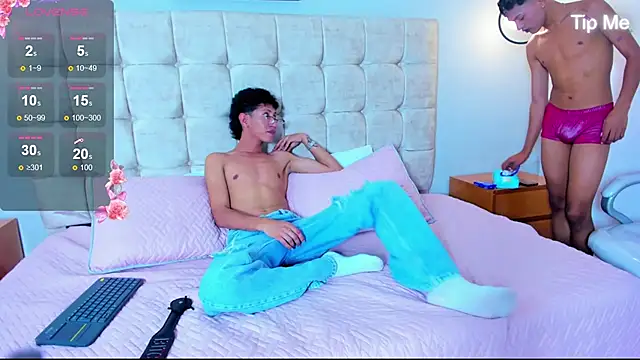 twink royale18 online show from January 2026 06:02:02 PM