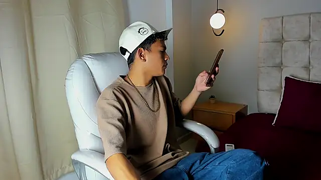 twink royale18 online show from February 2026 04:26:01 PM