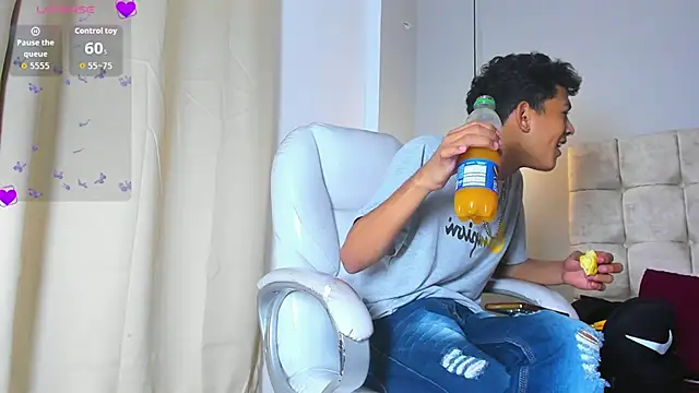 twink royale18 online show from February 2026 04:05:02 PM