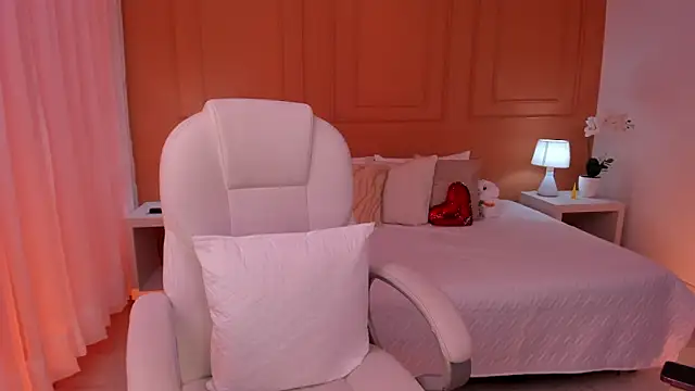 Abriil cutee online show from May 2026 12:48:01 PM