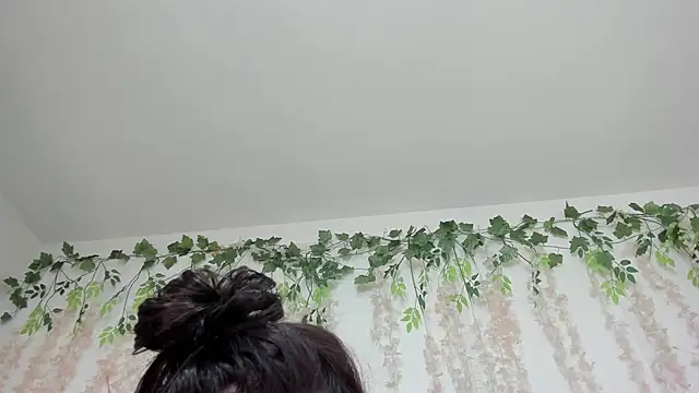 lizz lunna online show from March 2026 08:36:01 PM