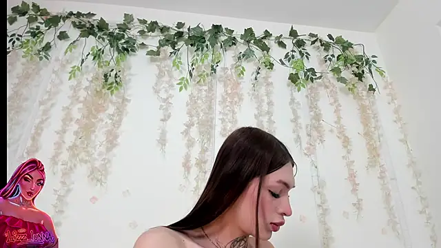 lizz lunna online show from June 2026 08:08:01 PM