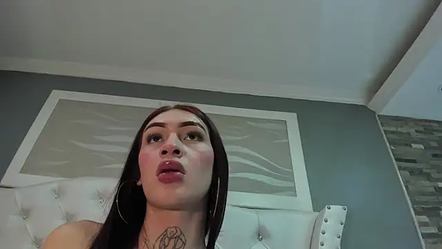 lizz lunna online show from July 2026 08:07:02 PM