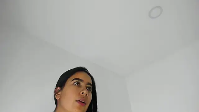 Snapshot of paulina_lux chatting on February 2026 07:40:01 PM paulina lux online show from February 2026 07:40:01 PM