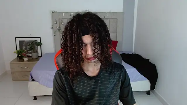 Axel fox77 online show from February 2026 11:58:02 PM