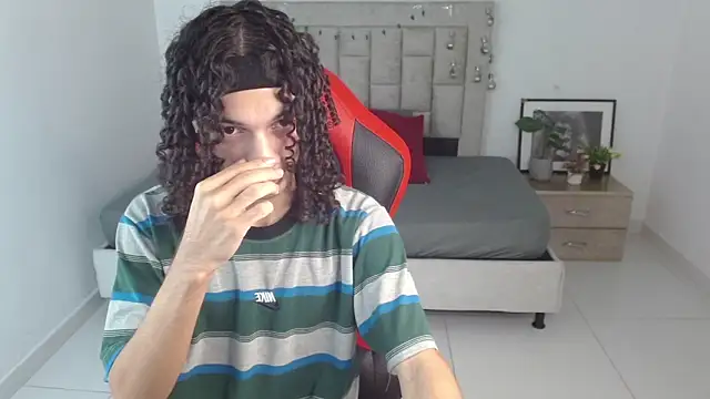 Axel fox77 online show from February 2026 10:25:02 PM