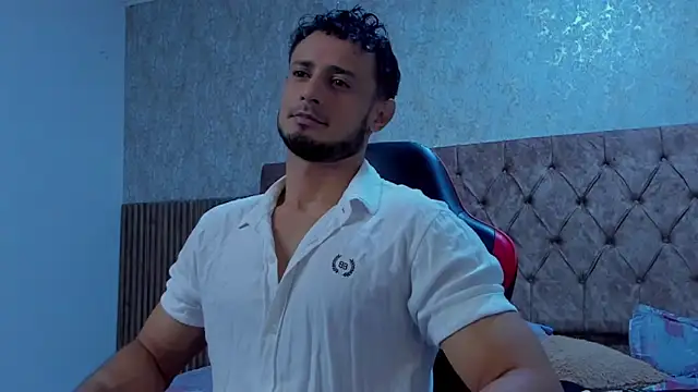 Snapshot of Adonys_Lewis_ chatting on February 2026 05:04:01 AM Adonys Lewis online show from February 2026 05:04:01 AM