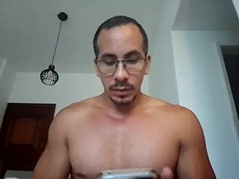 Snapshot of AndresBrazil chatting on February 2026 04:59:02 PM AndresBrazil online show from February 2026 04:59:02 PM