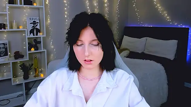 KikaOsterman online show from February 2026 06:50:01 PM