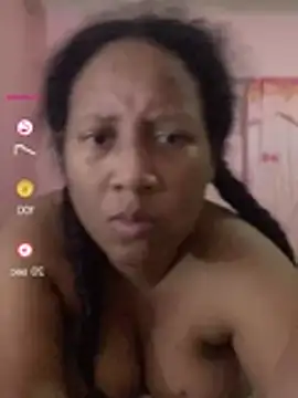 Snapshot of Eirondra_valeen chatting on June 2026 03:33:01 AM Eirondra valeen online show from June 2026 03:33:01 AM