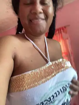 Snapshot of Eirondra_valeen chatting on July 2026 01:50:01 PM Eirondra valeen online show from July 2026 01:50:01 PM