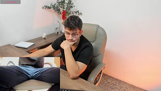 Snapshot of Jay_Grip chatting on February 2026 01:48:01 PM Jay Grip online show from February 2026 01:48:01 PM