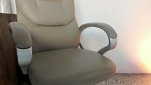 Snapshot of Jay_Grip chatting on February 2026 02:14:01 PM Jay Grip online show from February 2026 02:14:01 PM