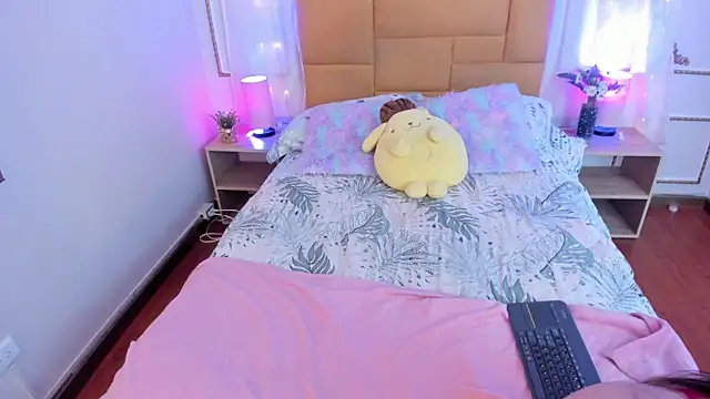 Jenifer James online show from February 2026 07:53:02 PM