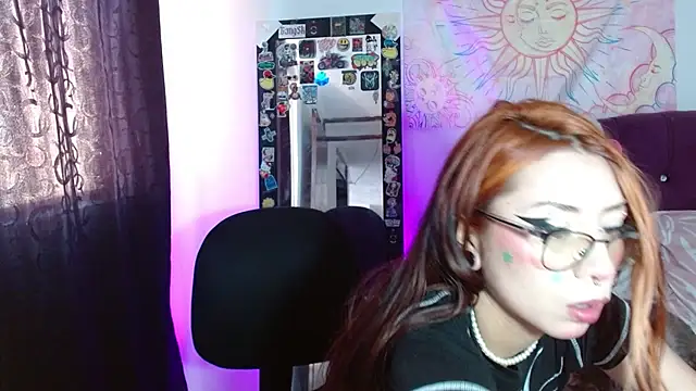 Snapshot of kittymiauu444 chatting on February 2026 02:43:01 PM kittymiauu444 online show from February 2026 02:43:01 PM