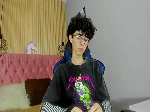 Snapshot of Syriussz chatting on February 2026 07:20:01 PM Syriussz online show from February 2026 07:20:01 PM