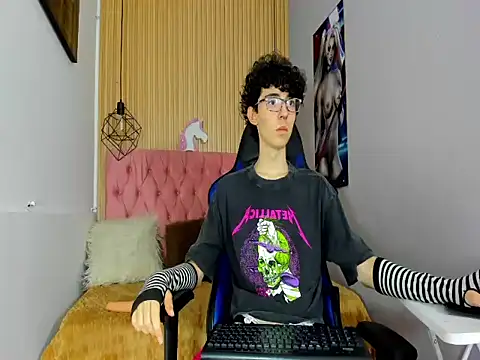 Snapshot of Syriussz chatting on February 2026 07:17:02 PM Syriussz online show from February 2026 07:17:02 PM