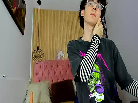 Snapshot of Syriussz chatting on February 2026 07:28:02 PM Syriussz online show from February 2026 07:28:02 PM