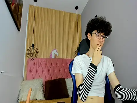 Snapshot of Syriussz chatting on February 2026 07:29:02 PM Syriussz online show from February 2026 07:29:02 PM