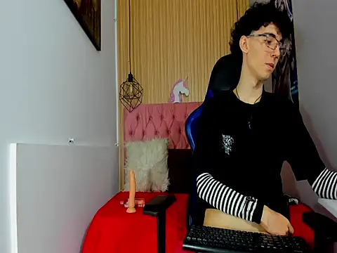 Snapshot of Syriussz chatting on February 2026 07:32:02 PM Syriussz online show from February 2026 07:32:02 PM