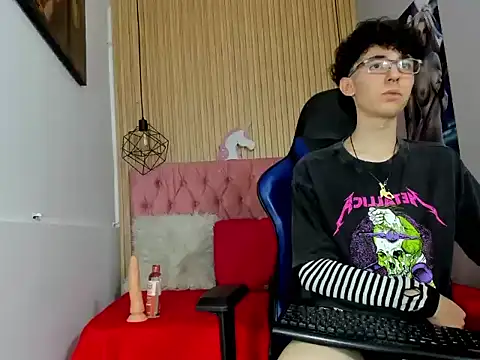 Snapshot of Syriussz chatting on February 2026 07:32:02 PM Syriussz online show from February 2026 07:32:02 PM