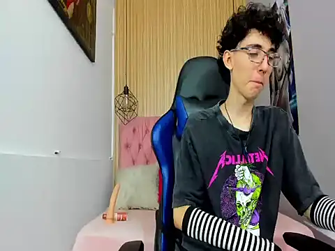 Snapshot of Syriussz chatting on February 2026 07:42:02 PM Syriussz online show from February 2026 07:42:02 PM