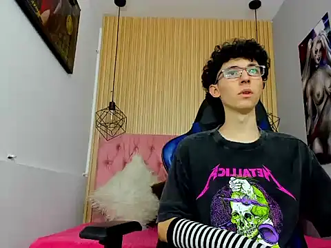 Snapshot of Syriussz chatting on February 2026 07:22:01 PM Syriussz online show from February 2026 07:22:01 PM