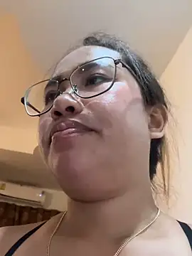 Ponthip online show from April 2026 06:38:01 PM