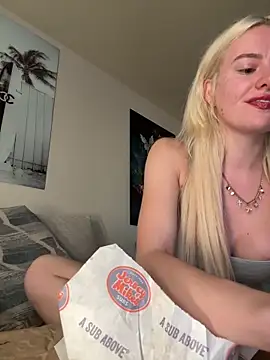 blondebunny999 999 online show from May 2026 10:04:01 PM