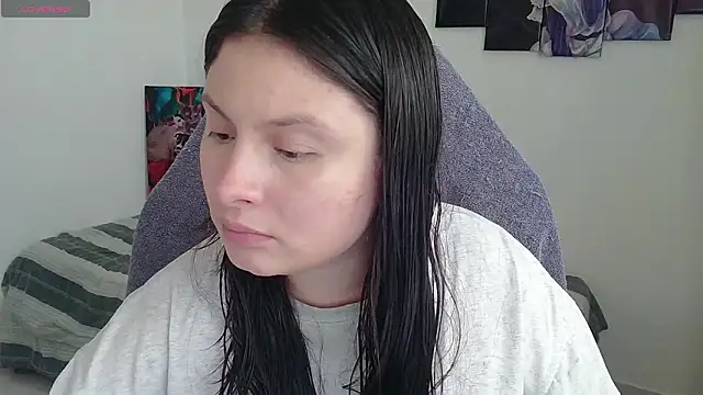 Snapshot of yessica_gomez01 chatting on February 2026 09:33:02 PM yessica gomez01 online show from February 2026 09:33:02 PM