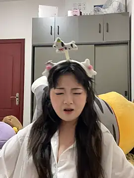 Snapshot of Mloy-01 chatting on February 2026 02:22:02 PM Mloy-01 online show from February 2026 02:22:02 PM