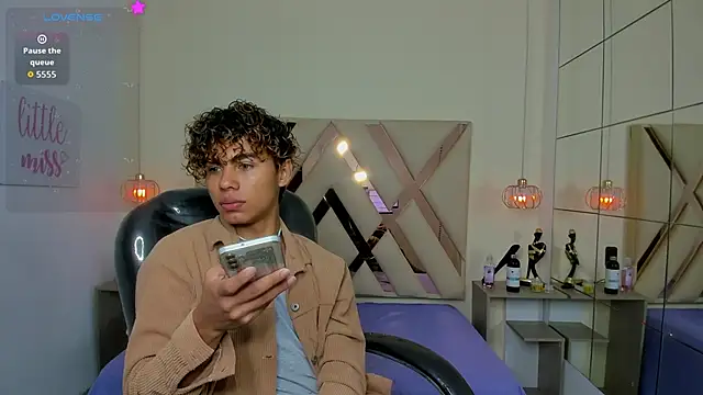 Anyelo Twink online show from June 2026 04:02:01 AM